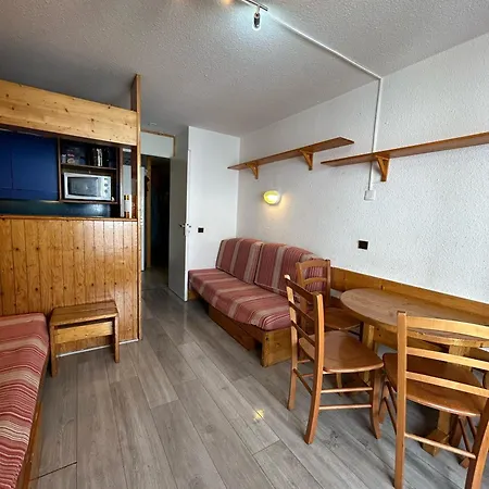 - Inout - 5 Beds Flat P-408