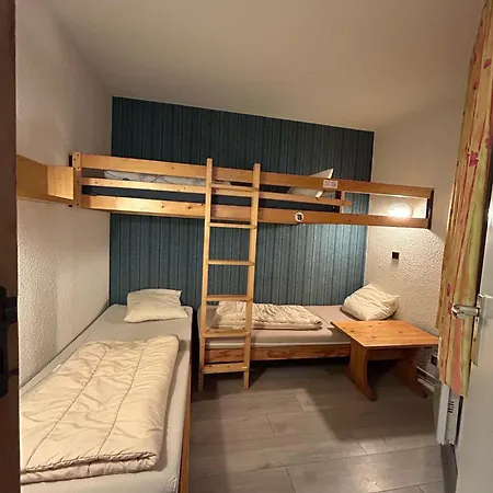 - Inout - 5 Beds Flat P-408