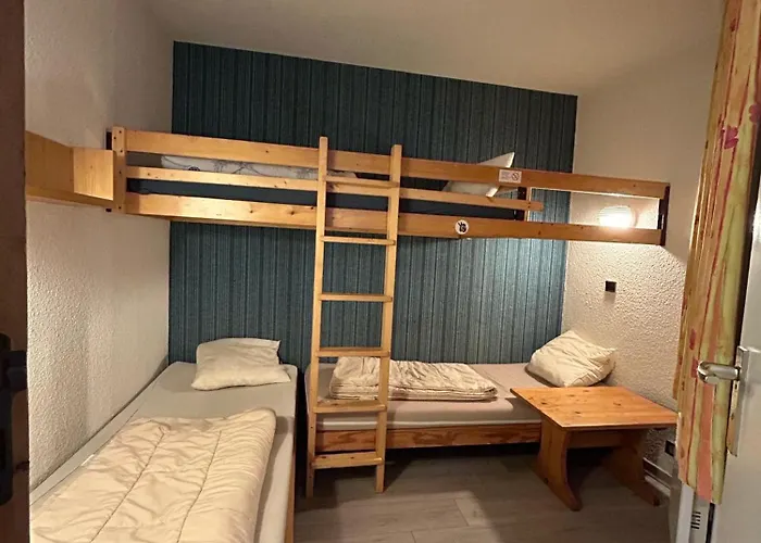 - Inout - 5 Beds Flat P-408