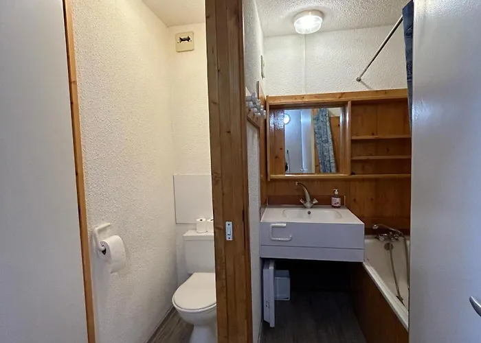 Apartment - Inout - 5 Beds Flat P-408 *